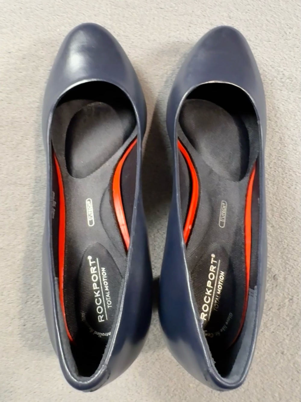 Rockport Leah Navy Leather Mid-Heel Pumps - Picture 4 of 11